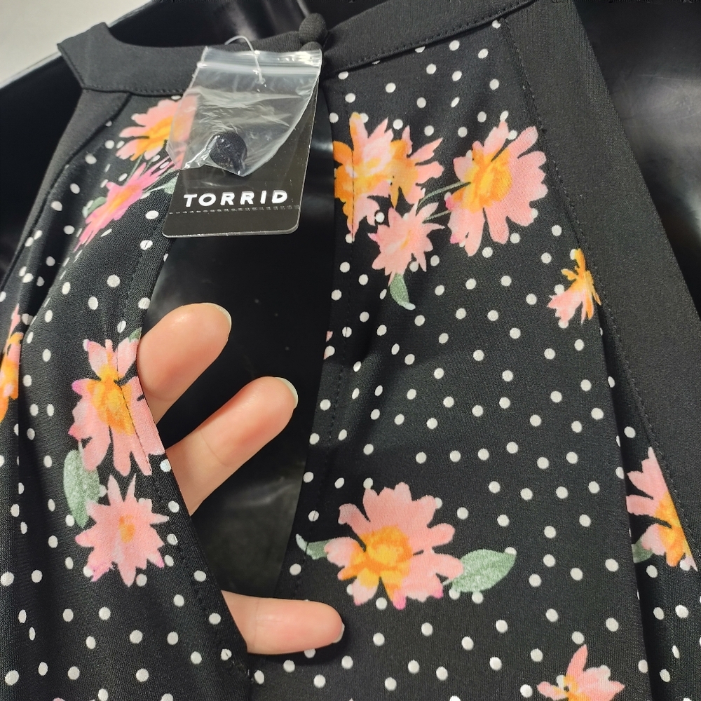 Torrid Size 2 Black Floral Polka Dot Sleeveless Halter Midi Dress Stretch NWT - Picture 5 of 8